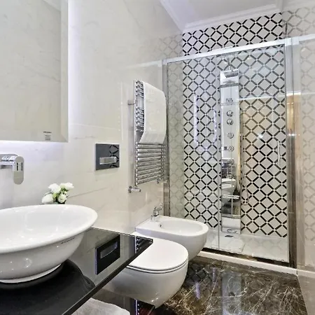 Bq House Fori Imperiali Luxury 招待所 4*